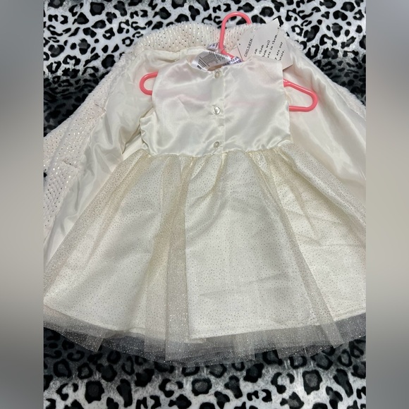 Blueberi Boulevard beige and Gold textured knit coat and dress - Picture 10 of 11